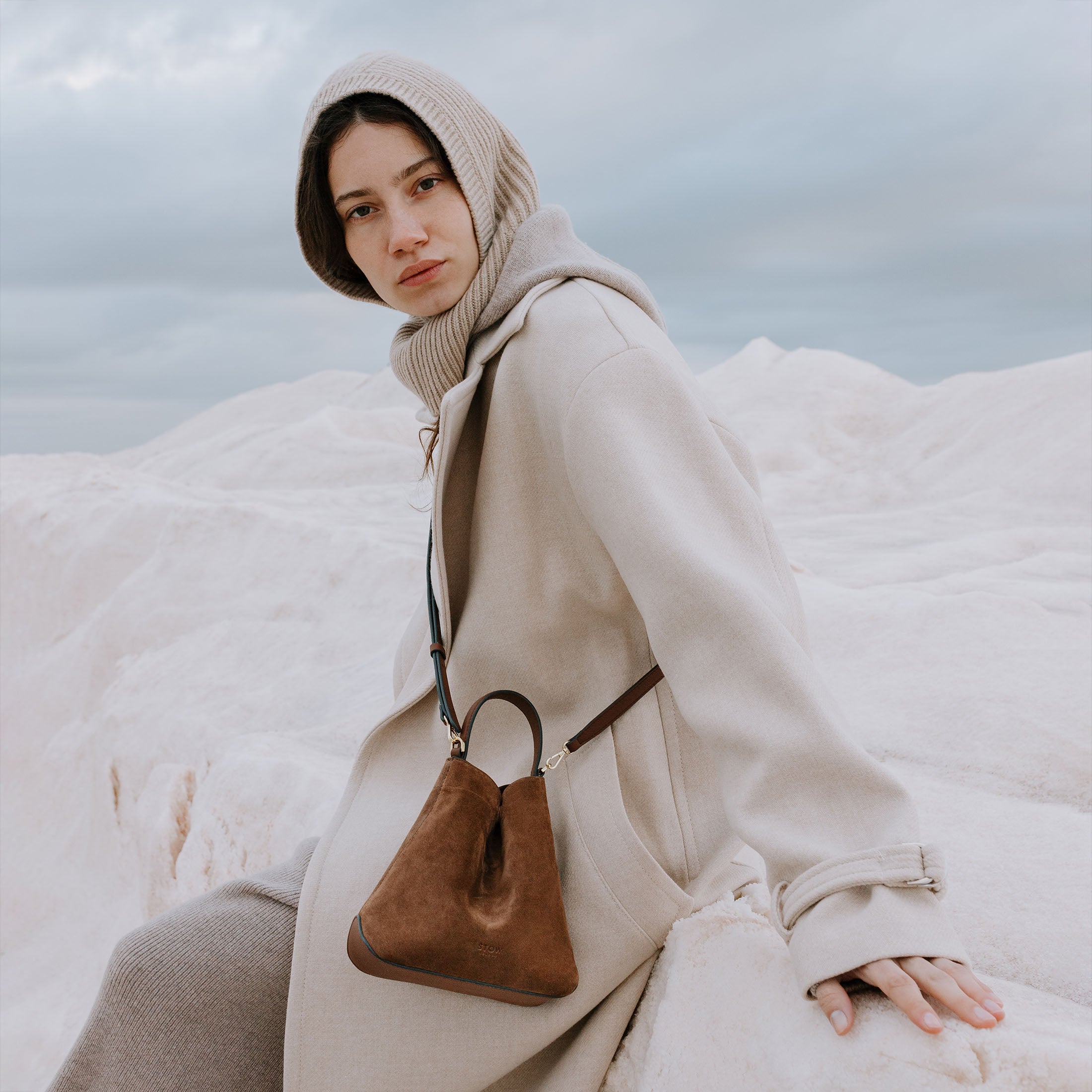 Mini Curve Crossbody-Gurt aus Leder