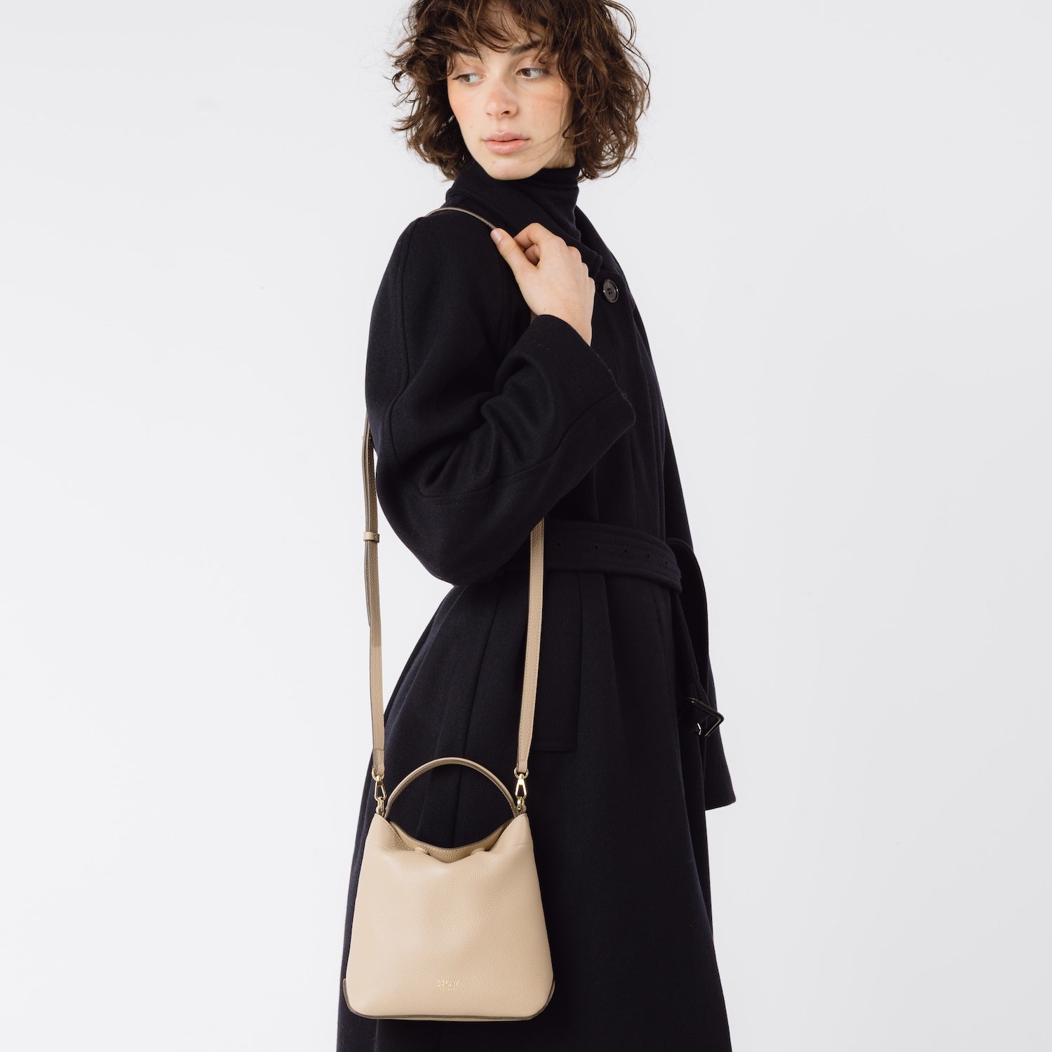 Mini Curve Crossbody-Gurt aus Leder