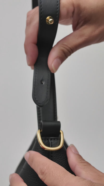 Detachable strap attachment for the Midi Curve bag
